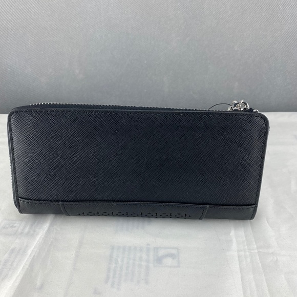 Guess Wallet - Picture 3 of 3